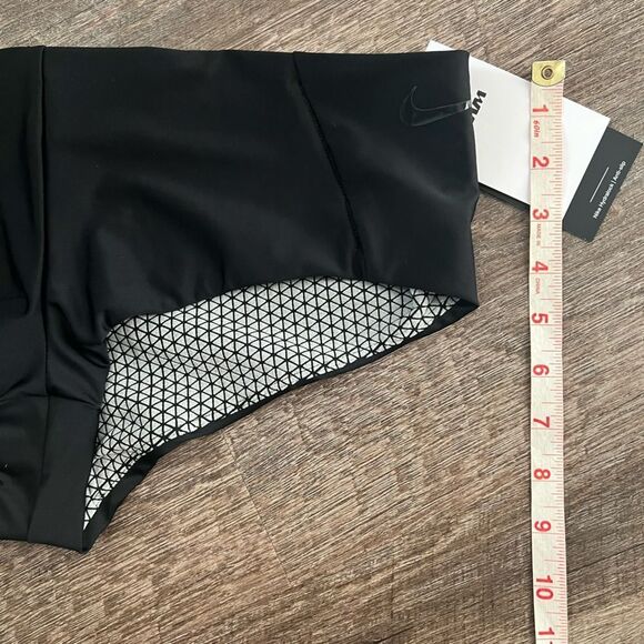 Nike Women Hydralock Fusion Cheeky Kickshort-Size Large - Picture 9 of 10